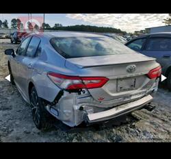 تۆیۆتا کامری